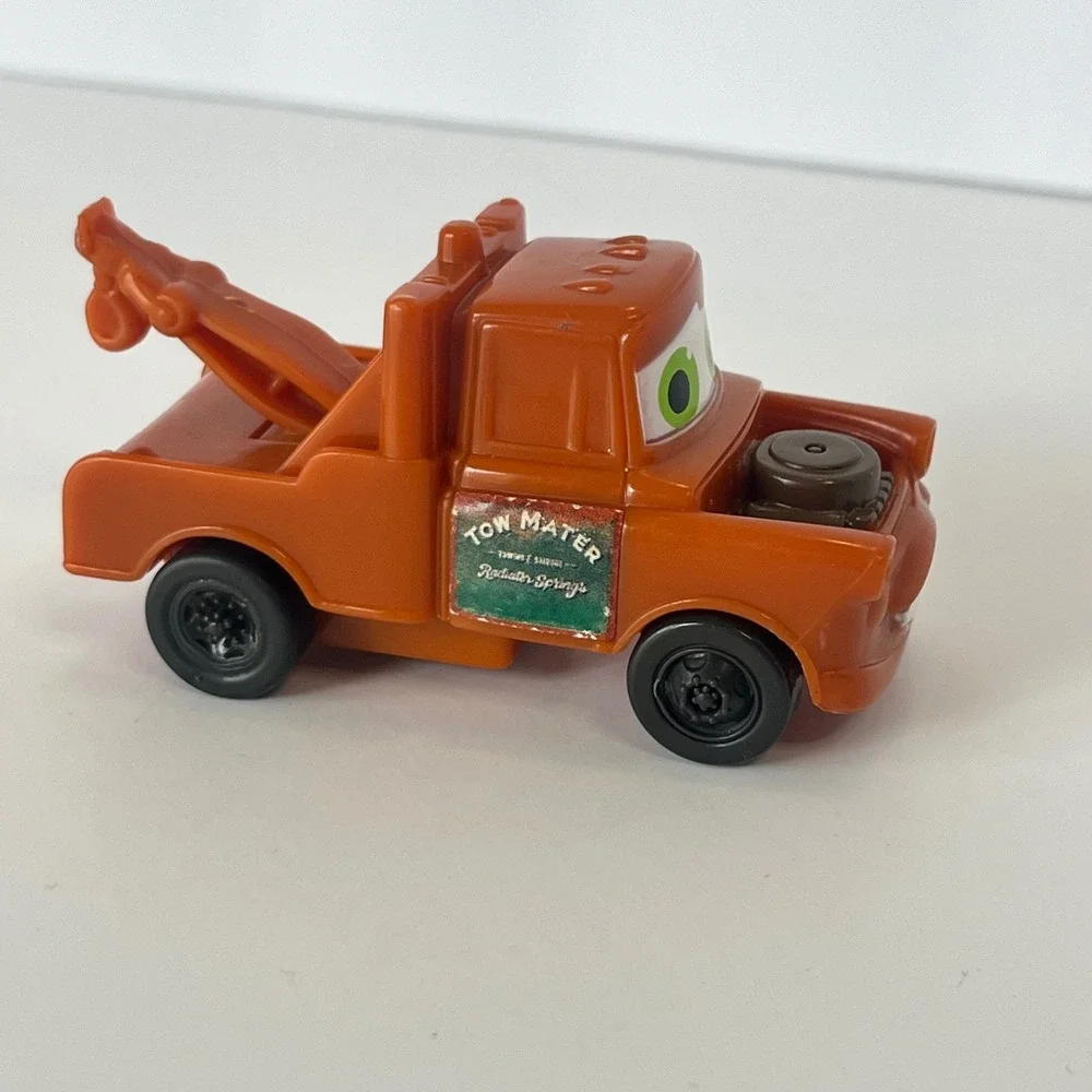 Disney Pixar Cars Tow Mater Toy Truck 2006 Kellogg Co Promo Brown Plastic 3 Inch